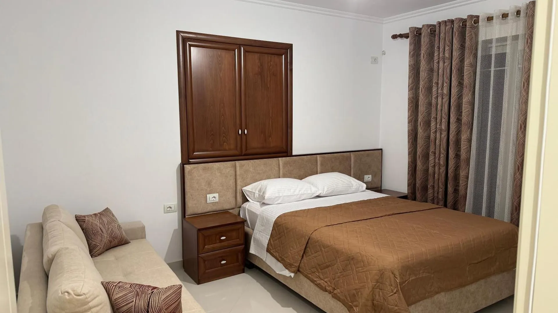 Daisy Apartment Sarandë