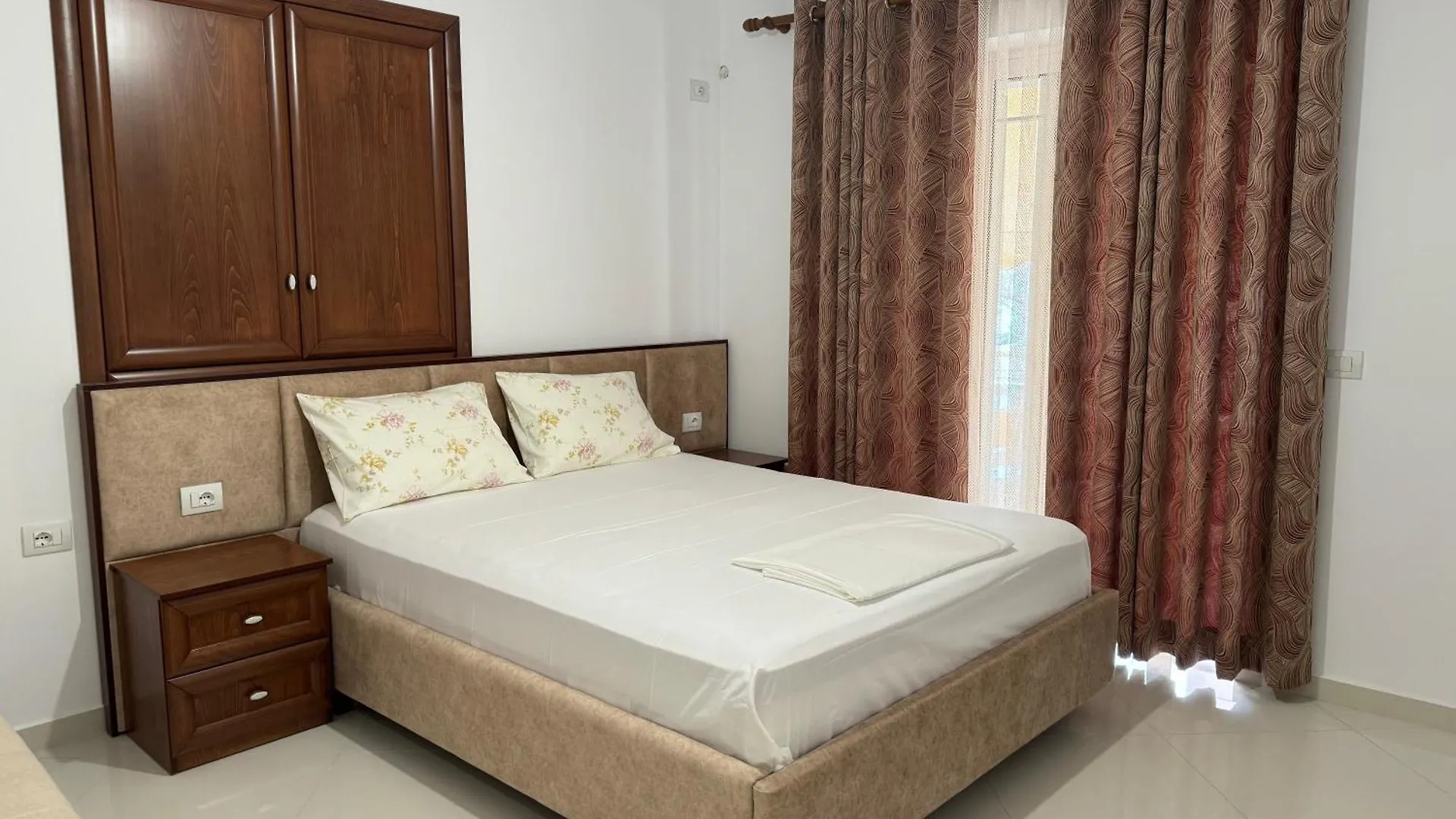 Daisy Apartment Sarande