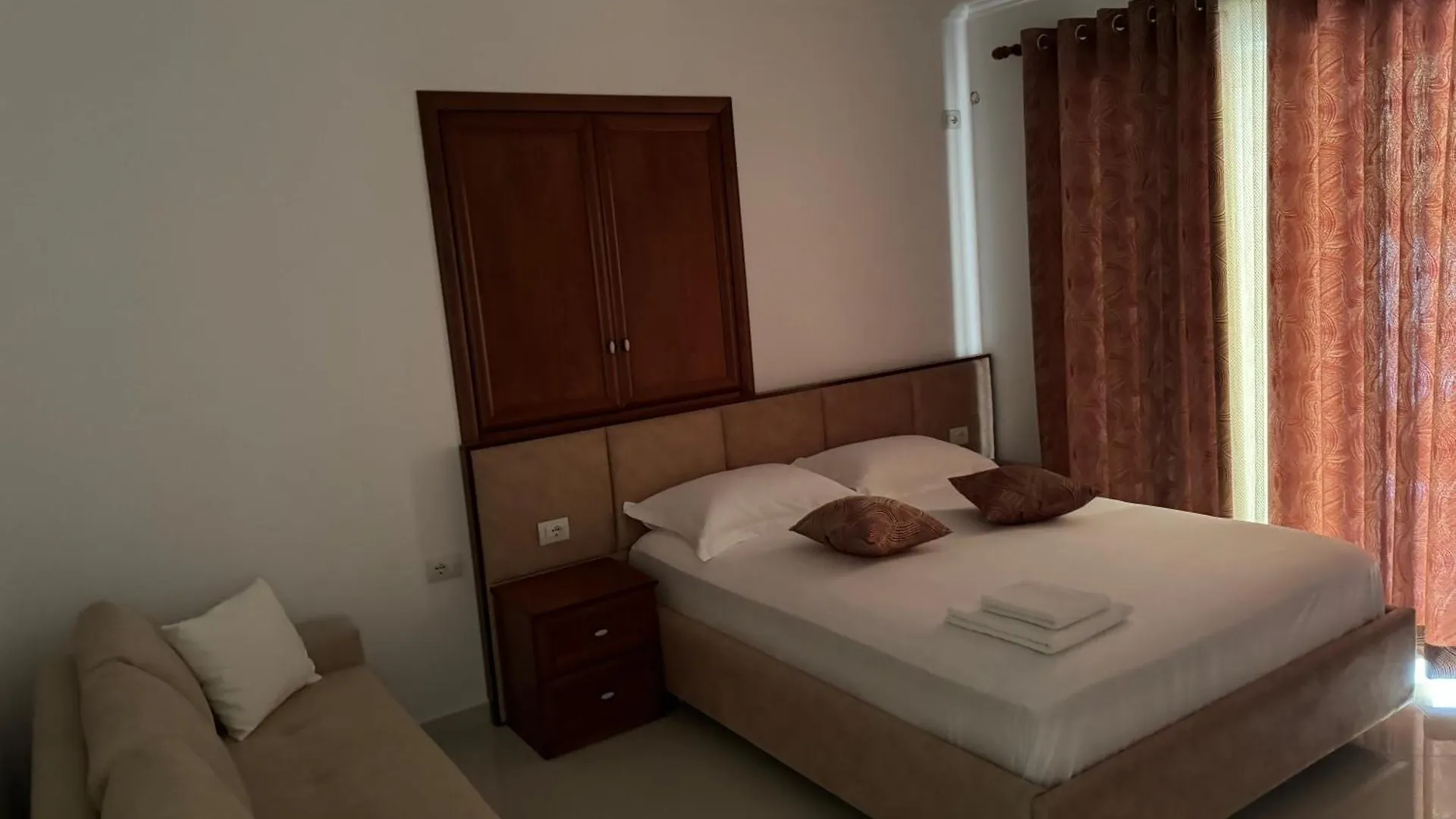 Daisy Apartment Sarande Albania
